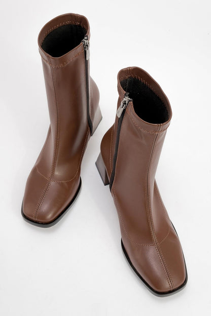 Plesa Brown Chunky Heel Boot (Women)