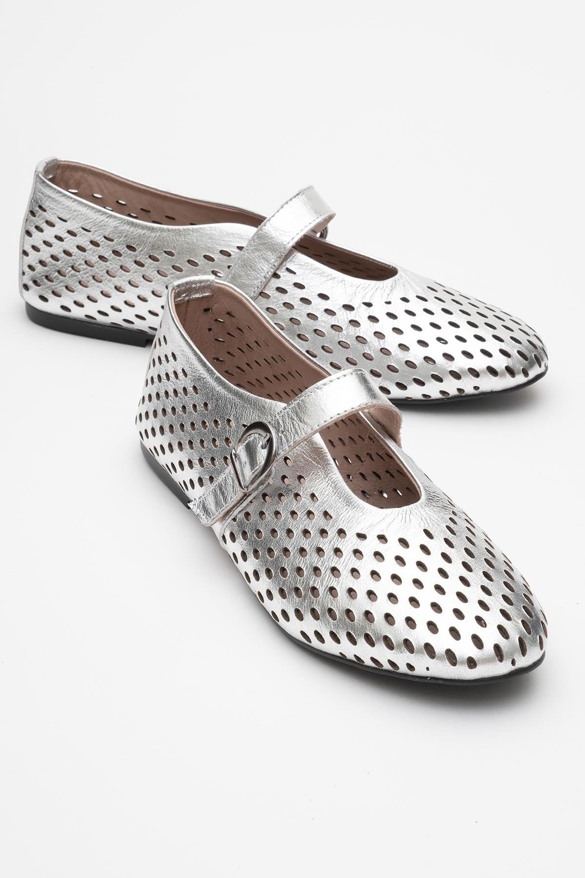 Arian Silver Leather Ballet Flat (Women)