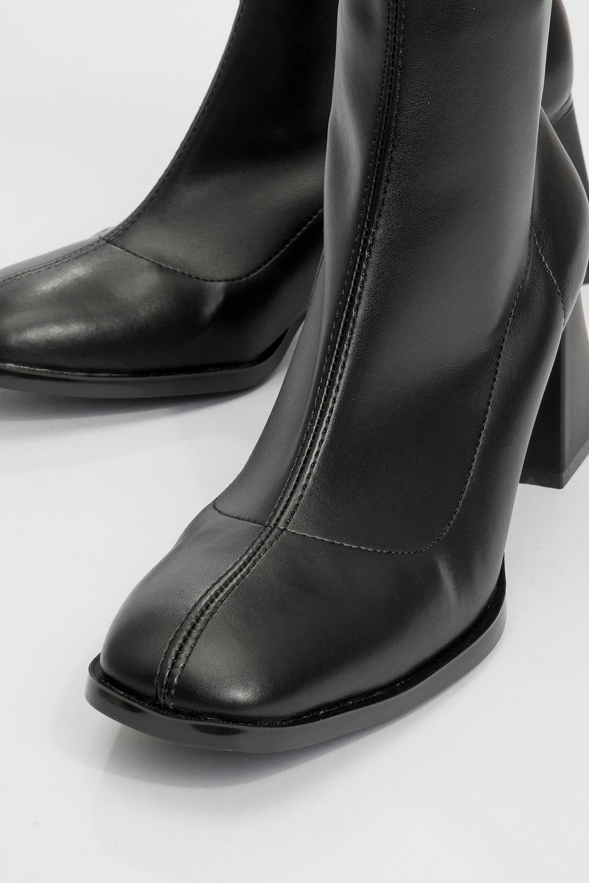 Plesa Black Chunky Heel Boot (Women)