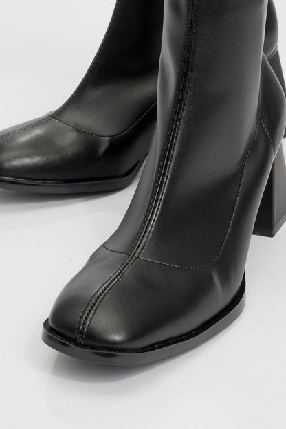 Plesa Black Chunky Heel Boot (Women)
