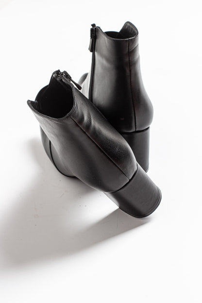 Finda Black Leather Block‑Heel Boot (Women)