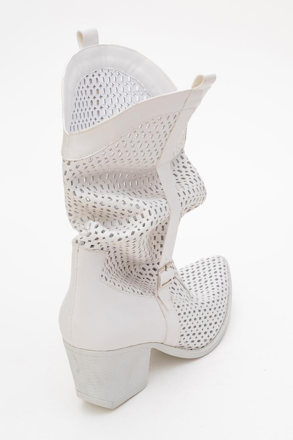 Larry White Elasticated Block Heel Boot (Women)