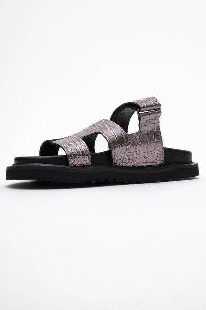 Loana Platinum Leather Slide Sandal (Women)