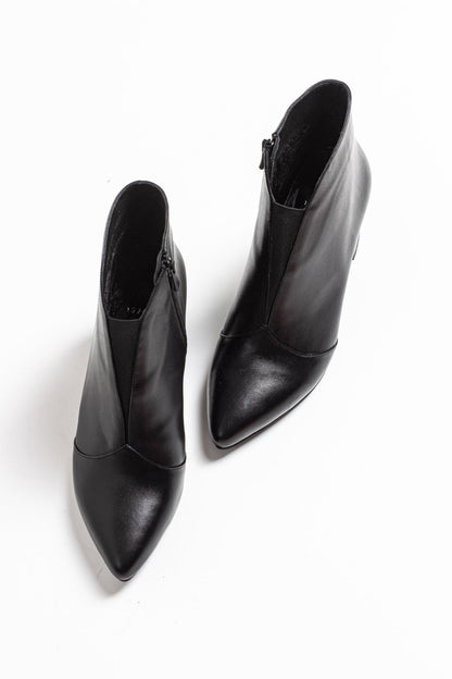 Finda Black Leather Block‑Heel Boot (Women)