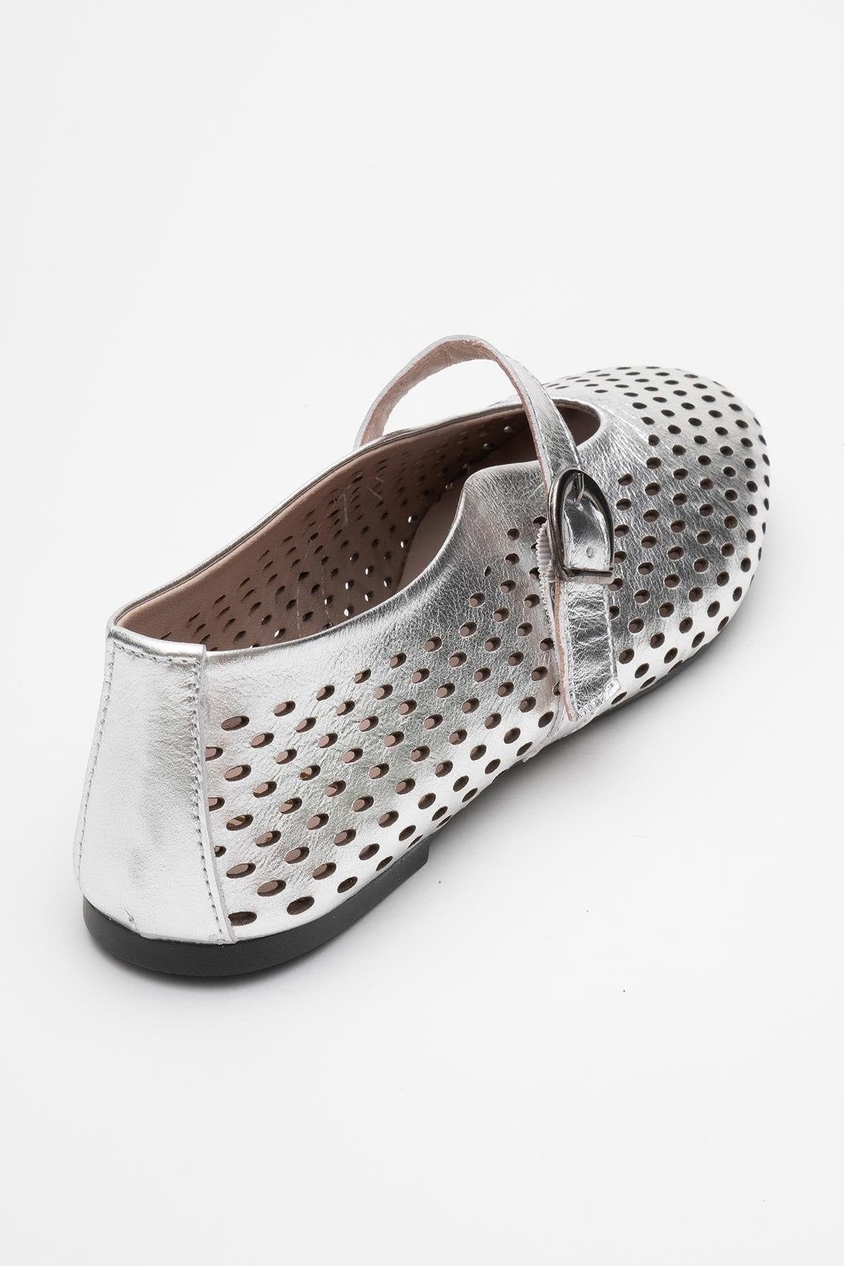 Arian Silver Leather Ballet Flat (Women)