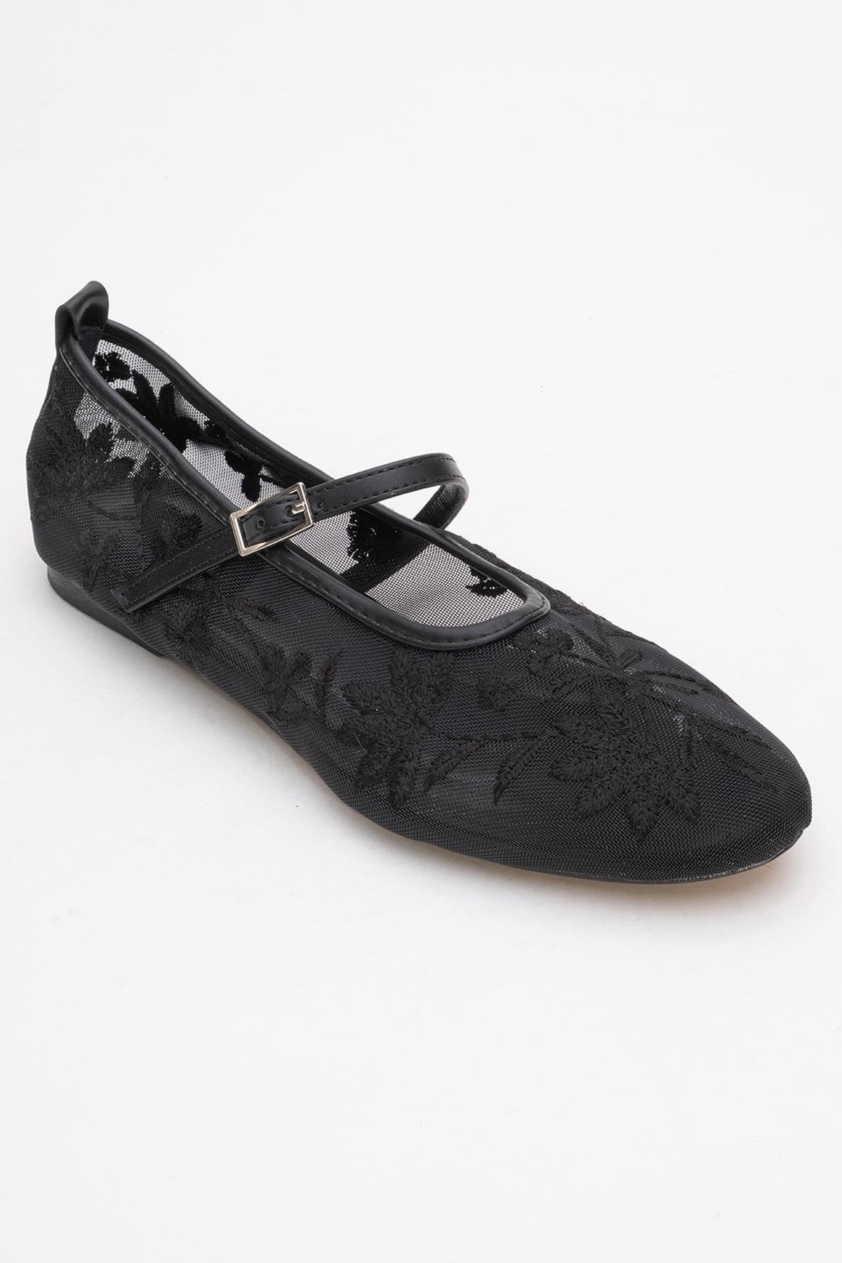 Juny Black Mesh Floral Embroidery Ballet Flat (Women)