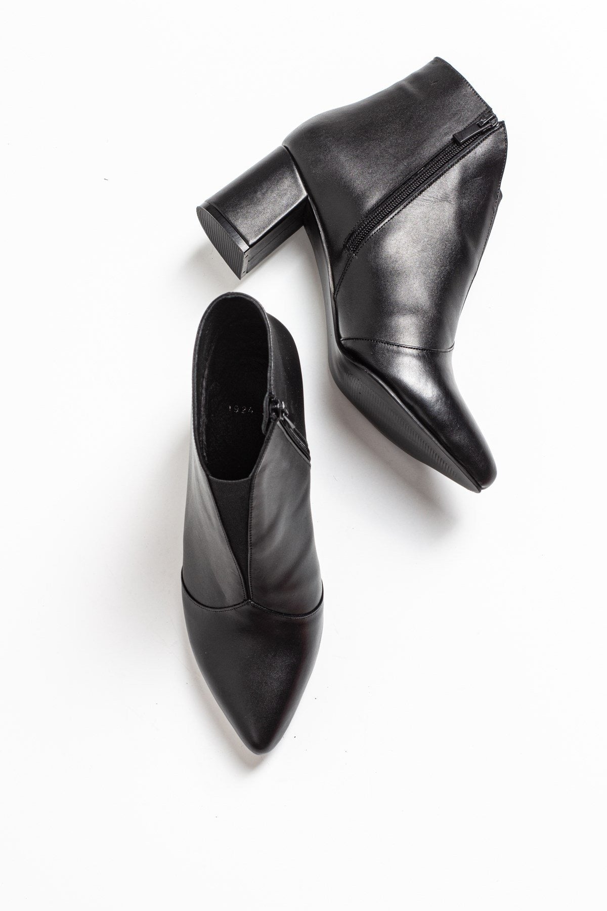 Finda Black Leather Block‑Heel Boot (Women)