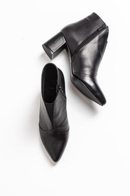 Finda Black Leather Block‑Heel Boot (Women)