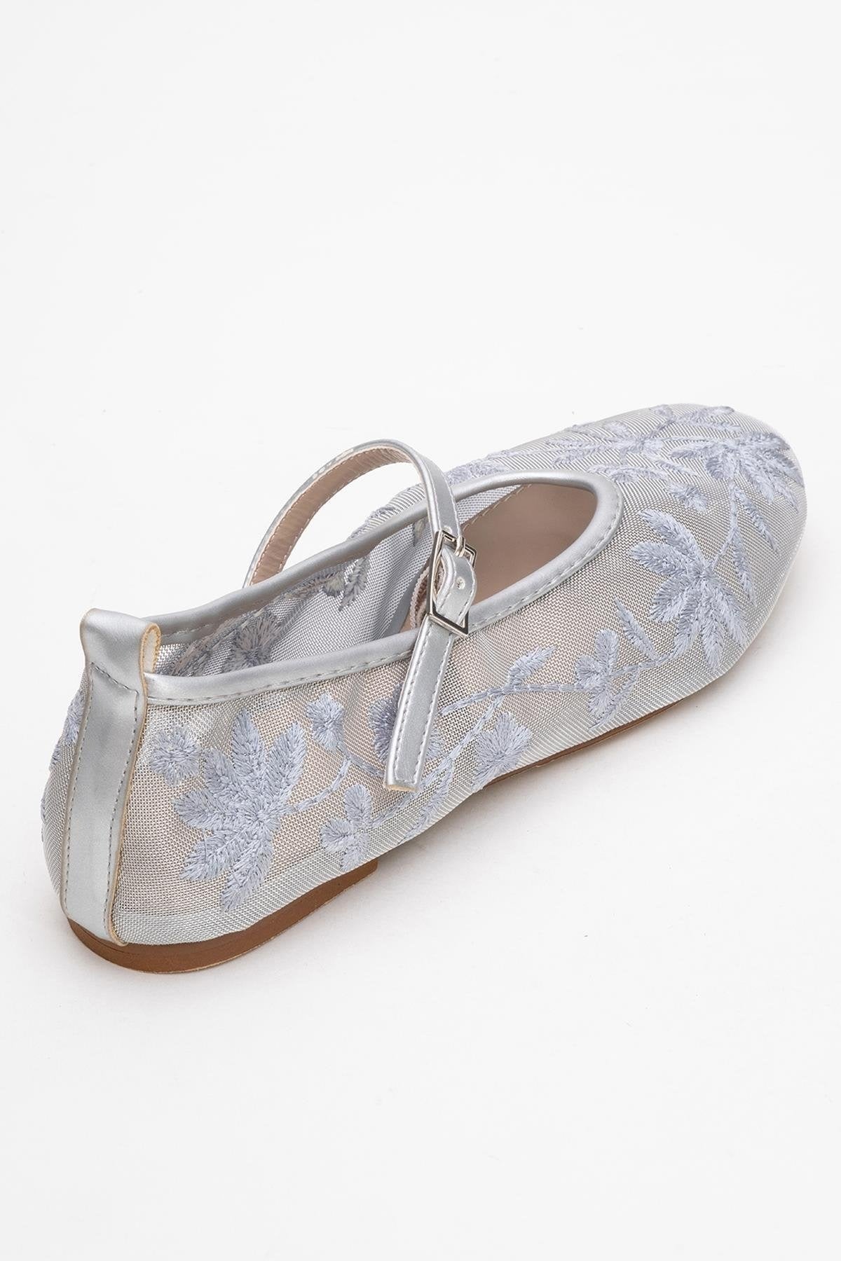 Juny Gray Mesh Floral Embroidery Ballet Flat (Women)