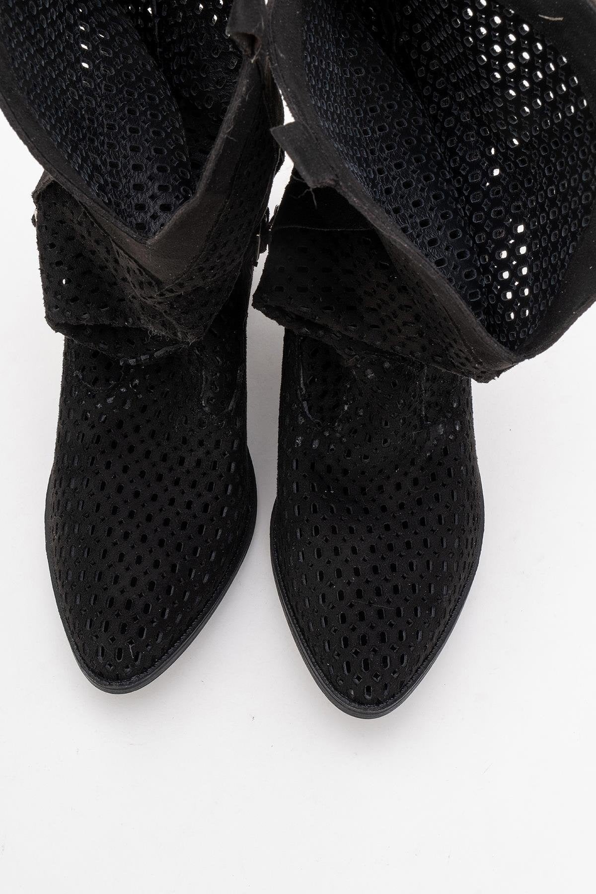 Larry Black Elasticated Block Heel Boot (Women)