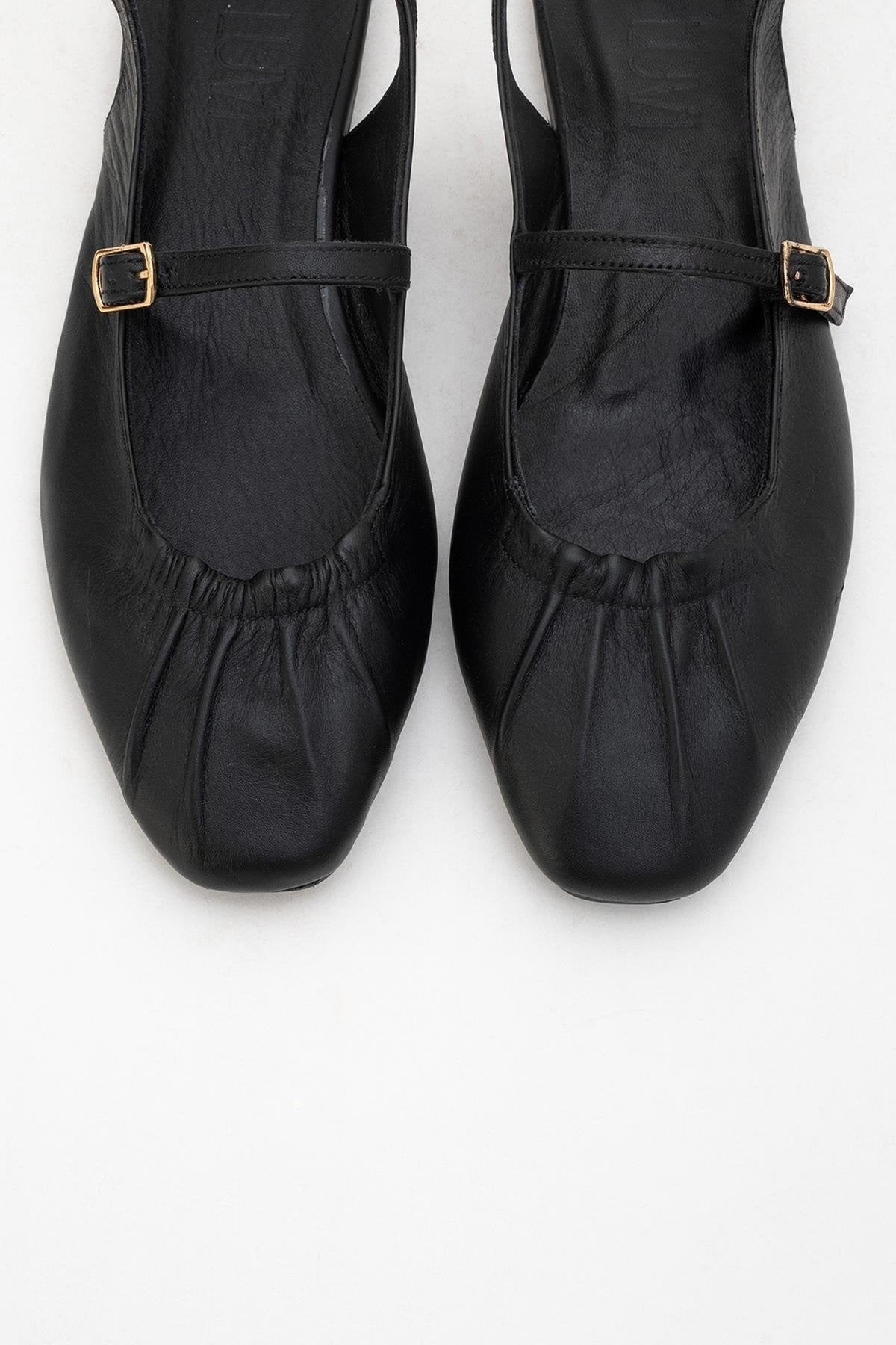 BRITNEY Black Leather Closed-Toe Sandal (Women)