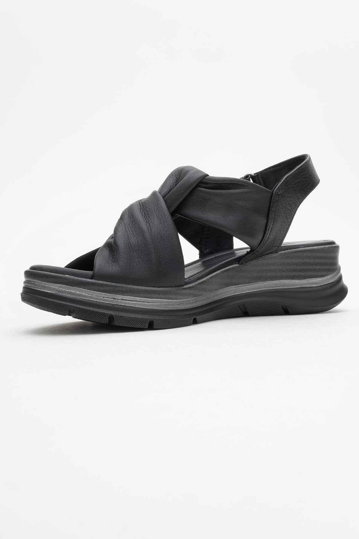 Oara - Black Leather Sandal (Women)