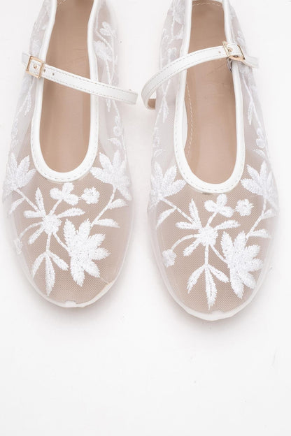 Juny White Mesh Floral Embroidery Ballet Flat (Women)