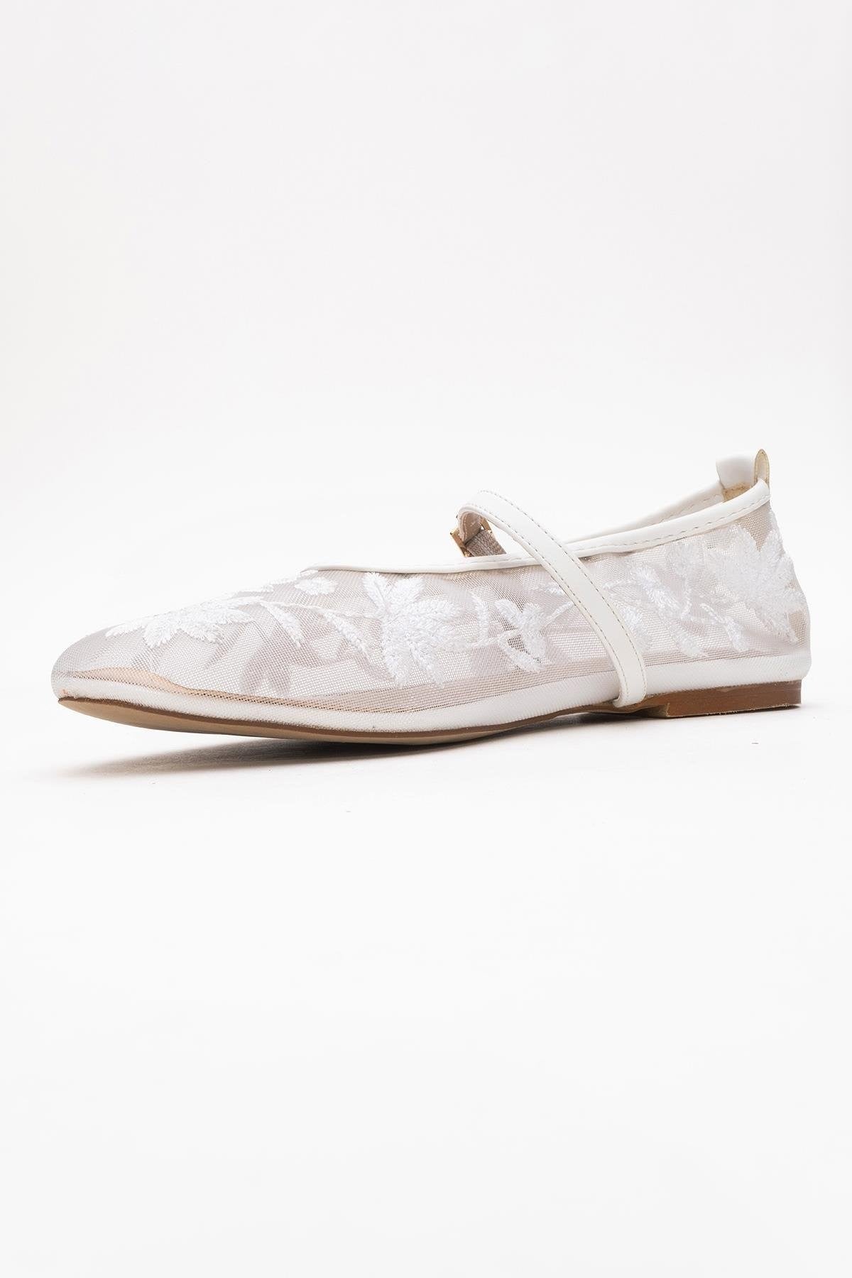 Juny White Mesh Floral Embroidery Ballet Flat (Women)