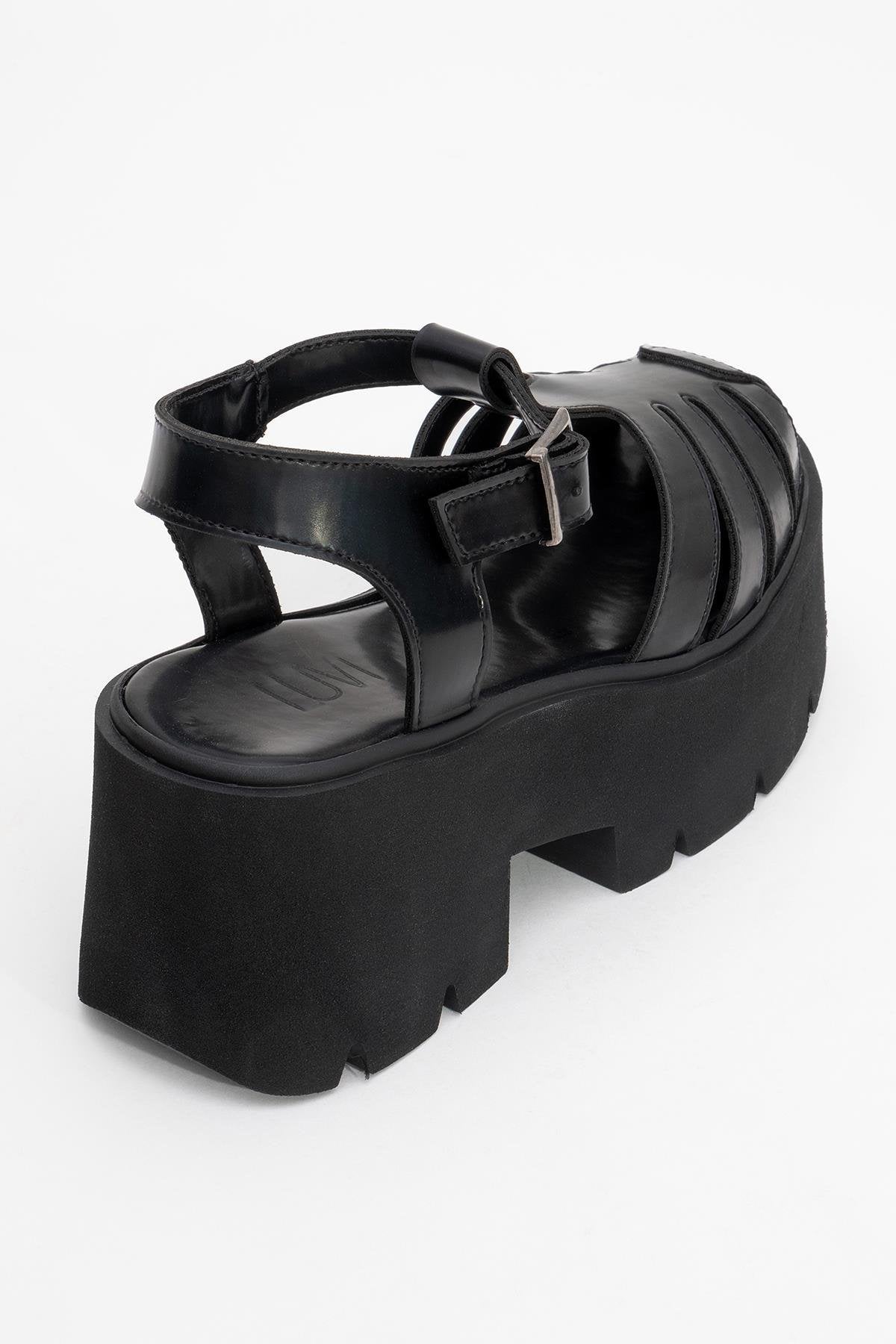 Verua - Black Platform Sandal (Women)